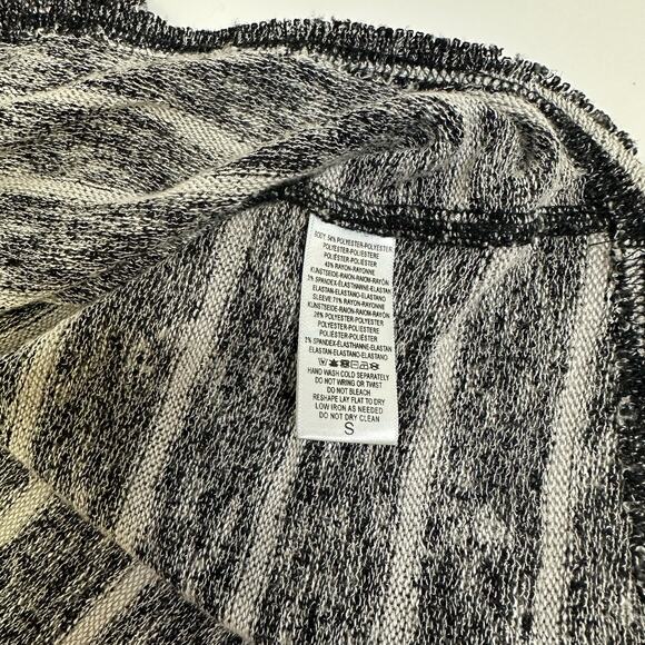 We The Free by Urban Outfitters Striped Knit V-Neck Sweater - Size Small - Picture 7 of 8